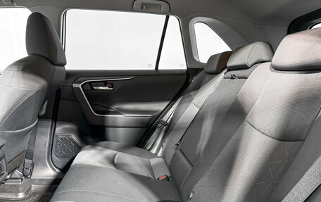 Toyota RAV4, 2021 год, 2 830 000 рублей, 12 фотография