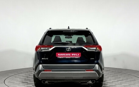 Toyota RAV4, 2021 год, 2 830 000 рублей, 6 фотография