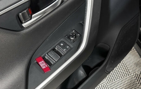 Toyota RAV4, 2021 год, 2 830 000 рублей, 10 фотография