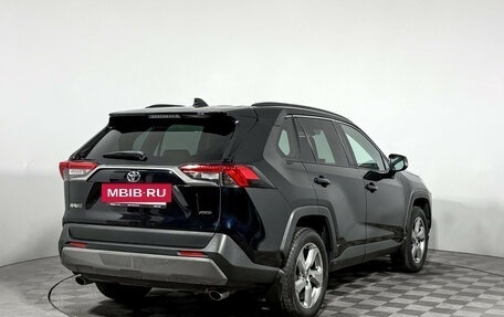 Toyota RAV4, 2021 год, 2 830 000 рублей, 5 фотография