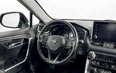 Toyota RAV4, 2021 год, 2 830 000 рублей, 15 фотография