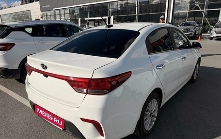 KIA Rio IV, 2018 год, 1 400 000 рублей, 4 фотография