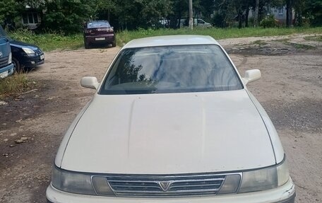 Toyota Vista, 1993 год, 250 000 рублей, 1 фотография