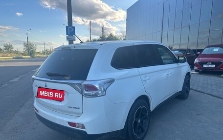 Mitsubishi Outlander III рестайлинг 3, 2013 год, 1 250 000 рублей, 7 фотография