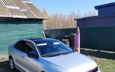 Volkswagen Jetta VI, 2011 год, 1 050 000 рублей, 4 фотография