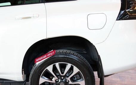 Toyota Land Cruiser Prado 150 рестайлинг 2, 2022 год, 7 000 000 рублей, 10 фотография