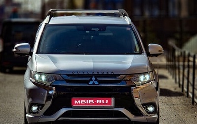 Mitsubishi Outlander III рестайлинг 3, 2017 год, 2 740 000 рублей, 1 фотография