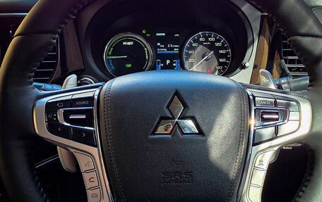 Mitsubishi Outlander III рестайлинг 3, 2017 год, 2 740 000 рублей, 12 фотография