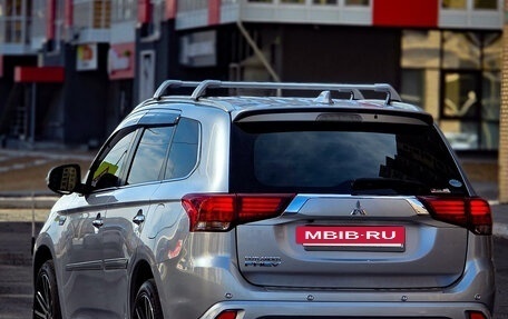 Mitsubishi Outlander III рестайлинг 3, 2017 год, 2 740 000 рублей, 3 фотография