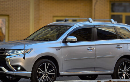 Mitsubishi Outlander III рестайлинг 3, 2017 год, 2 740 000 рублей, 24 фотография