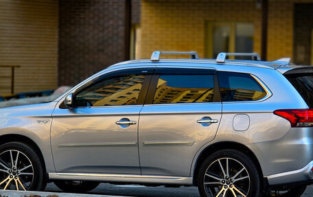 Mitsubishi Outlander III рестайлинг 3, 2017 год, 2 740 000 рублей, 26 фотография
