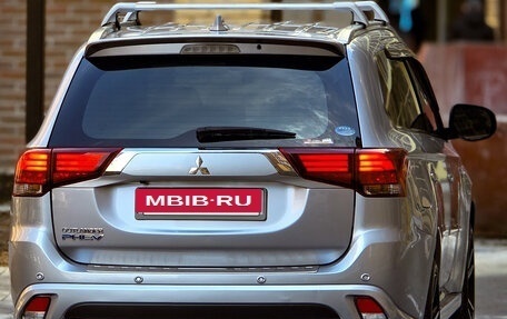 Mitsubishi Outlander III рестайлинг 3, 2017 год, 2 740 000 рублей, 29 фотография