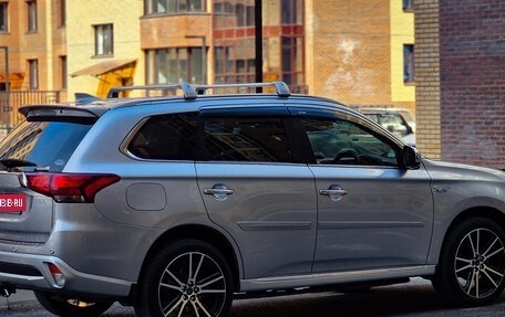 Mitsubishi Outlander III рестайлинг 3, 2017 год, 2 740 000 рублей, 30 фотография