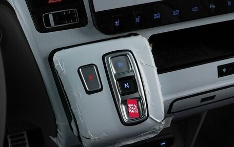 Hyundai Staria, 2024 год, 7 288 888 рублей, 23 фотография