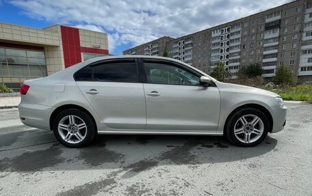 Volkswagen Jetta VI, 2011 год, 835 000 рублей, 3 фотография