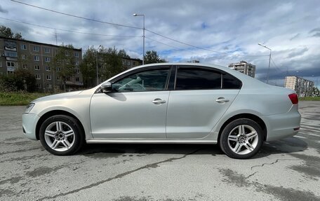 Volkswagen Jetta VI, 2011 год, 835 000 рублей, 2 фотография
