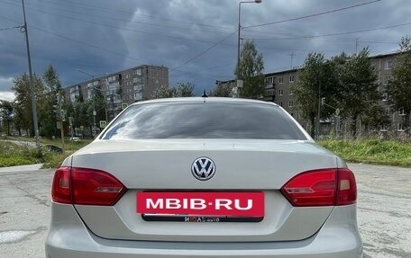 Volkswagen Jetta VI, 2011 год, 835 000 рублей, 4 фотография