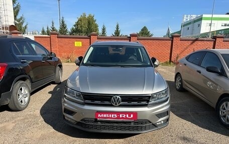 Volkswagen Tiguan II, 2017 год, 2 200 000 рублей, 2 фотография