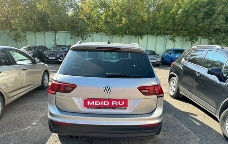 Volkswagen Tiguan II, 2017 год, 2 200 000 рублей, 3 фотография