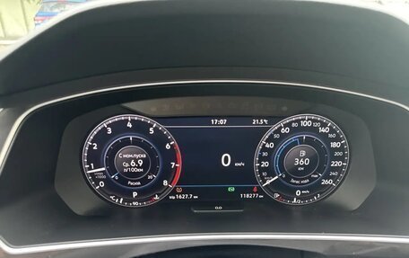 Volkswagen Tiguan II, 2017 год, 2 200 000 рублей, 10 фотография
