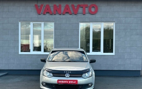 Volkswagen Polo VI (EU Market), 2011 год, 690 000 рублей, 2 фотография