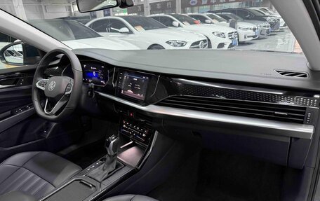 Volkswagen Passat B8 рестайлинг, 2023 год, 2 140 000 рублей, 10 фотография