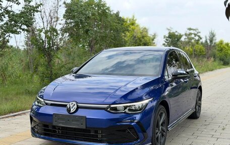 Volkswagen Golf VIII, 2022 год, 1 890 000 рублей, 1 фотография