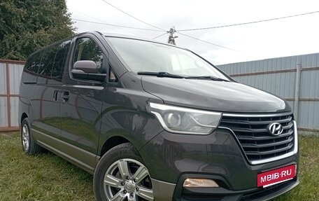 Hyundai H-1 II рестайлинг, 2020 год, 3 500 000 рублей, 2 фотография