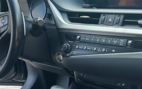 Lexus ES VII, 2020 год, 3 600 000 рублей, 7 фотография