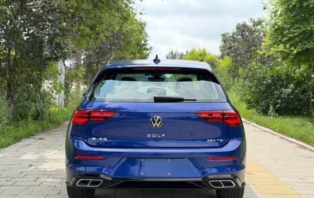 Volkswagen Golf VIII, 2022 год, 1 890 000 рублей, 2 фотография