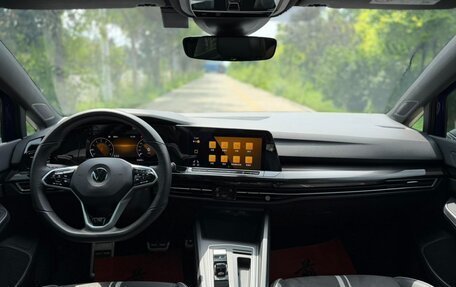 Volkswagen Golf VIII, 2022 год, 1 890 000 рублей, 13 фотография