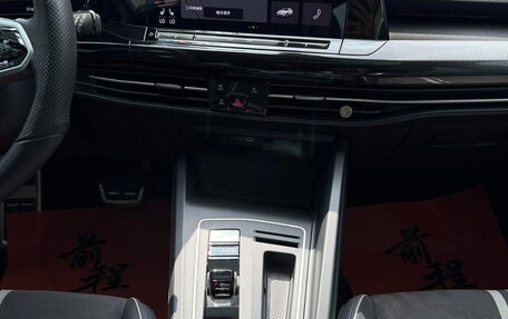 Volkswagen Golf VIII, 2022 год, 1 890 000 рублей, 18 фотография
