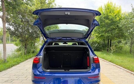Volkswagen Golf VIII, 2022 год, 1 890 000 рублей, 19 фотография
