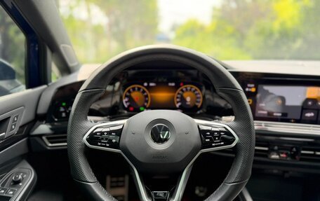 Volkswagen Golf VIII, 2022 год, 1 890 000 рублей, 17 фотография