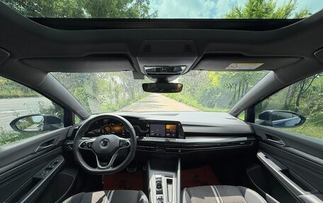 Volkswagen Golf VIII, 2022 год, 1 890 000 рублей, 14 фотография