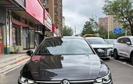Volkswagen Golf VIII, 2022 год, 1 960 000 рублей, 2 фотография