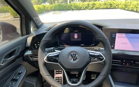 Volkswagen Golf VIII, 2022 год, 1 920 000 рублей, 12 фотография