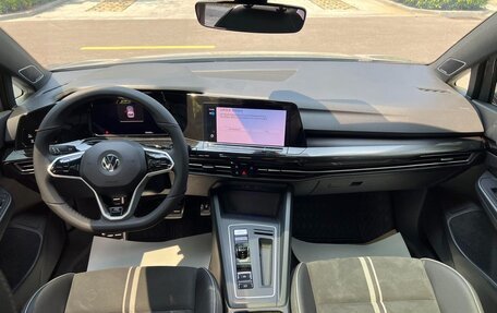Volkswagen Golf VIII, 2022 год, 1 920 000 рублей, 11 фотография