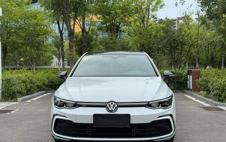 Volkswagen Golf VIII, 2022 год, 1 950 000 рублей, 2 фотография