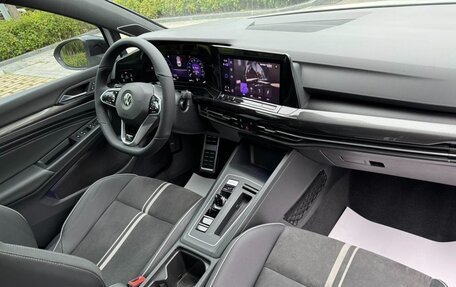 Volkswagen Golf VIII, 2022 год, 1 950 000 рублей, 10 фотография