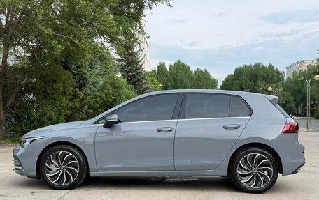 Volkswagen Golf VIII, 2023 год, 1 640 000 рублей, 8 фотография