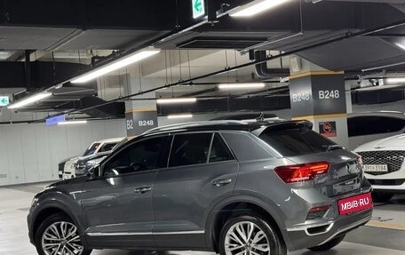 Volkswagen T-Roc I, 2022 год, 2 600 000 рублей, 4 фотография