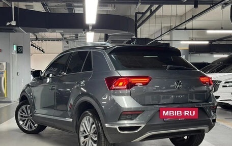 Volkswagen T-Roc I, 2022 год, 2 600 000 рублей, 5 фотография