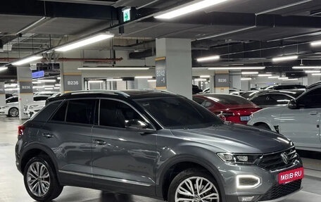 Volkswagen T-Roc I, 2022 год, 2 600 000 рублей, 8 фотография