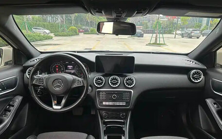 Mercedes-Benz A-Класс, 2017 год, 1 560 000 рублей, 8 фотография