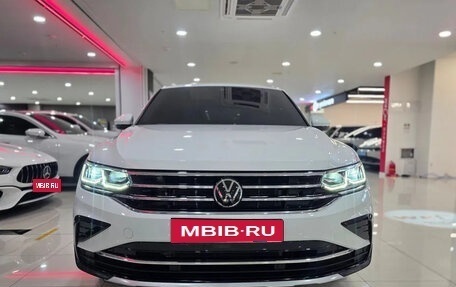 Volkswagen Tiguan II, 2022 год, 3 400 000 рублей, 1 фотография