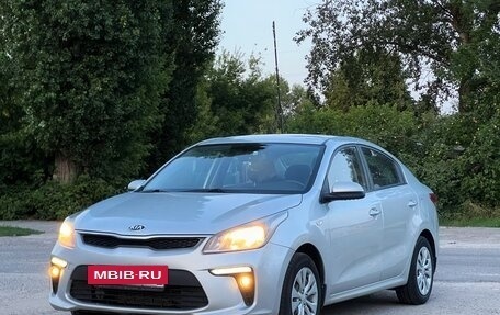 KIA Rio IV, 2018 год, 1 120 000 рублей, 2 фотография