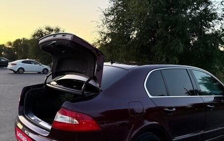 Skoda Superb III рестайлинг, 2010 год, 999 999 рублей, 4 фотография