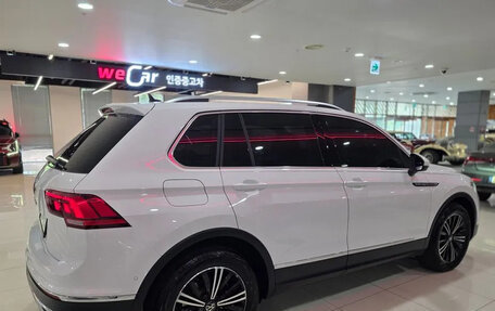 Volkswagen Tiguan II, 2022 год, 3 400 000 рублей, 6 фотография