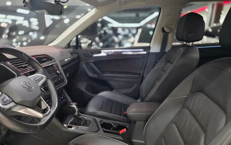 Volkswagen Tiguan II, 2022 год, 3 400 000 рублей, 12 фотография